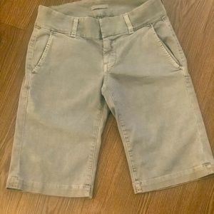 7 for all mankind Vintage Bermuda shorts in gray SZ 25